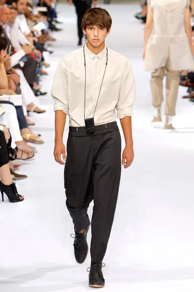 Look 35